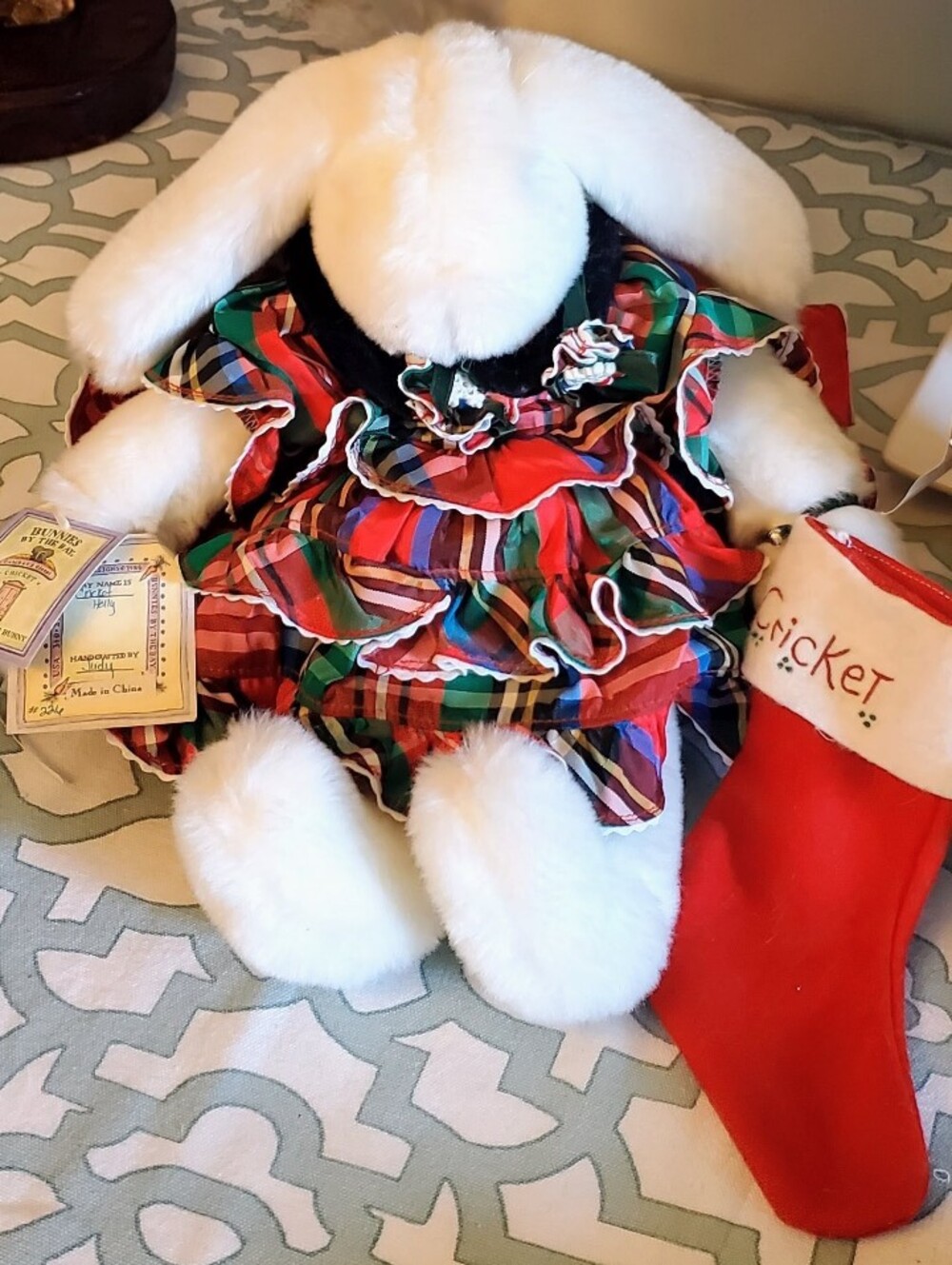 Vintage Bunnies By The Bay White Plush Holiday Bunny .Collectable .#226
